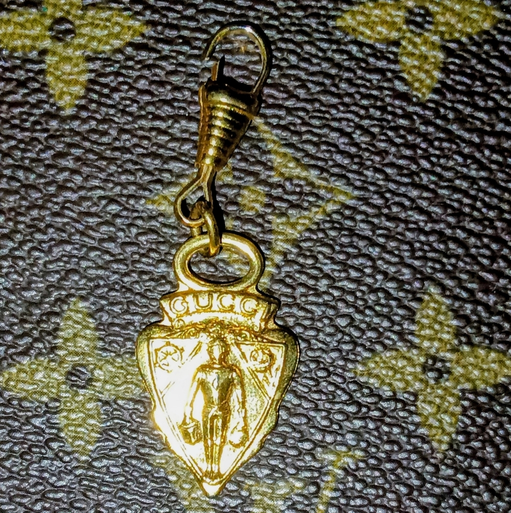 Gucci Knight Medallion Excellent No Gold Loss Looks New Sale Today